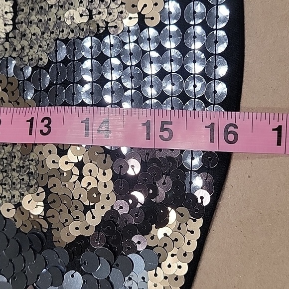 Express Size XS Gold, Silver, Black Sequin Pull-On Mini Skirt, Gently Used Cond. - Picture 6 of 9
